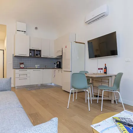Italian Experience- Atelier La Scala Apartment Florence