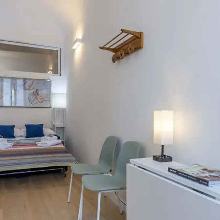 Italian Experience- Atelier La Scala Apartment